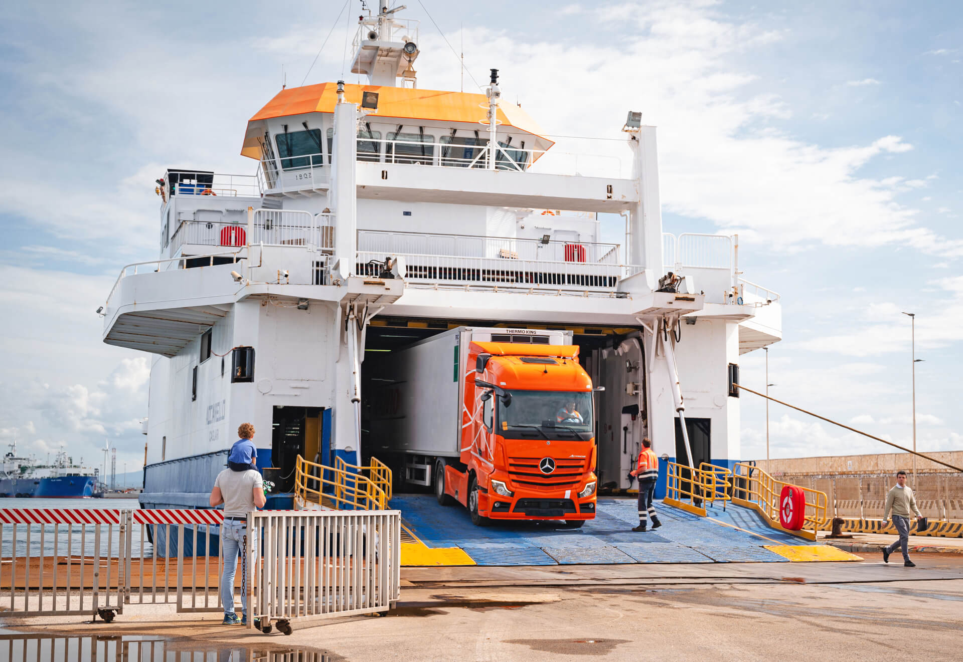 Trasporto merci in nave sull isola Elba da Piombino e viceversa
