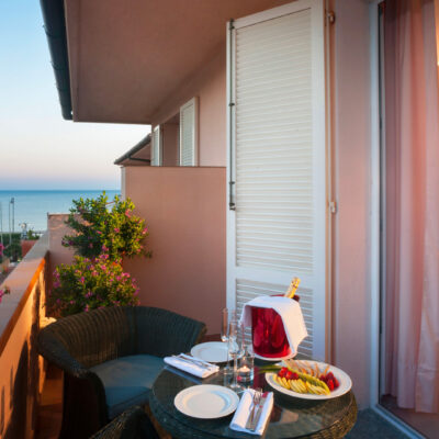 hotel riva del sole con BluNavy traghetti